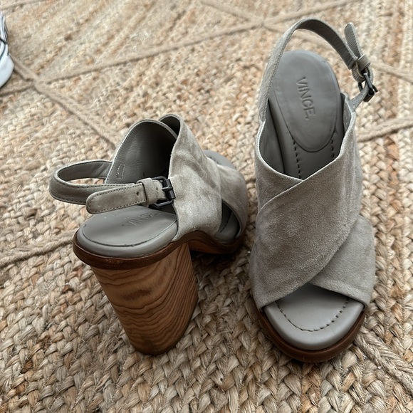 VINCE. Helena wooden heel size 6. - Picture 3 of 5